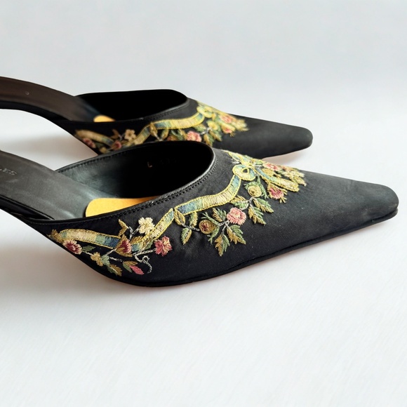 Chelsea Textiles Black Floral Embroidered Kitten Heel Mules Size 10 - Picture 6 of 6